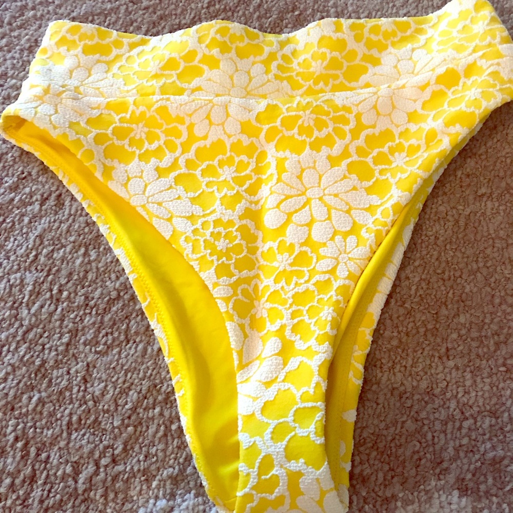Arie High waisted bikini bottoms